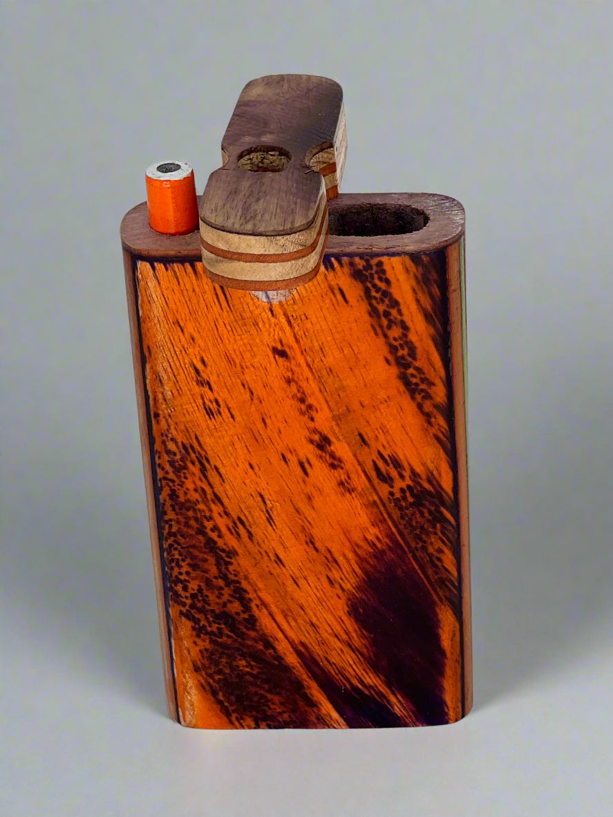 4" Wooden Dugout with One Hitter